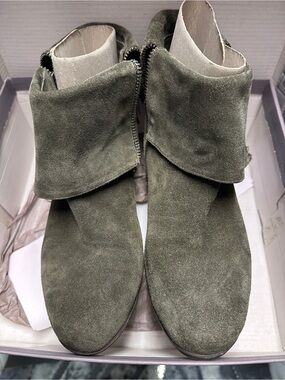 me too Olive Suede Fold-Over Ankle Booties